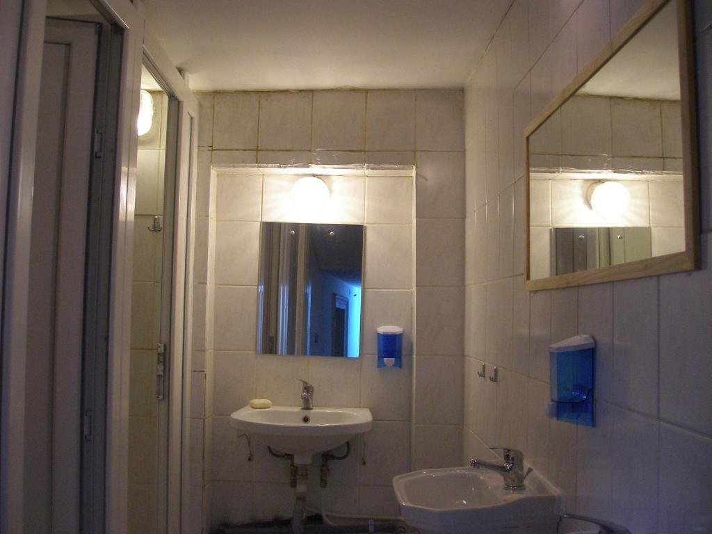 Kretan Hostel Bukareszt Zewnętrze zdjęcie